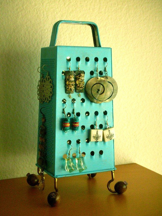 Cheese-Grater-Earring-Stand