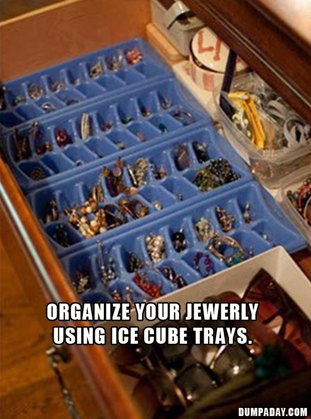 use-ice-cube-trays-to-organize-your-jewerly