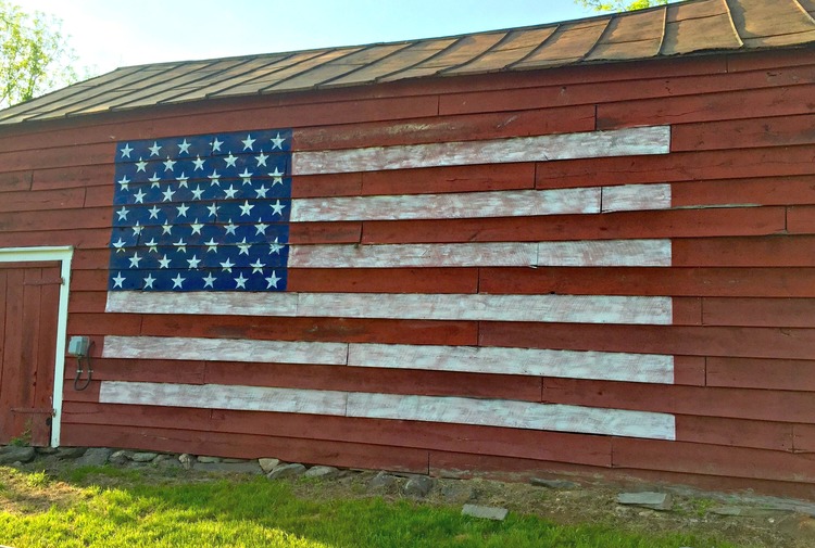 Barn+Flag+Americana