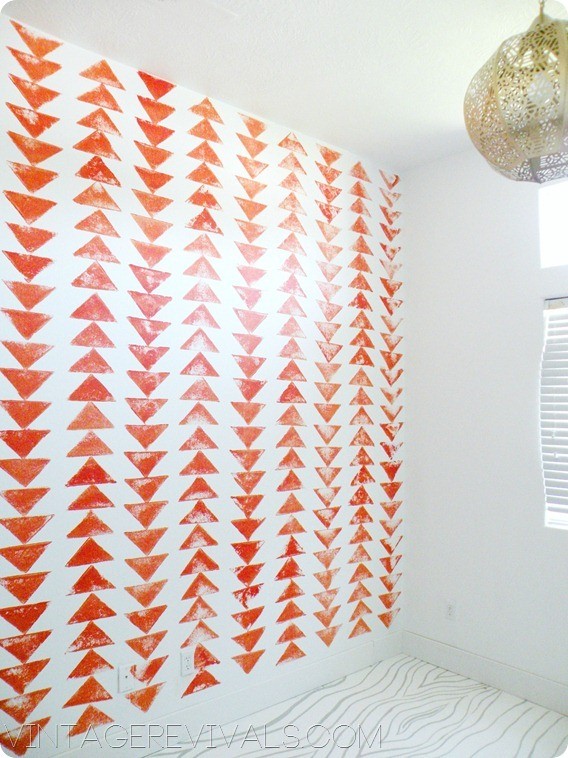 DIY Tribal Triangle Wallpaper[3]