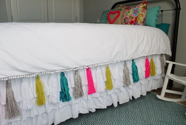 ruffle-bedskirt