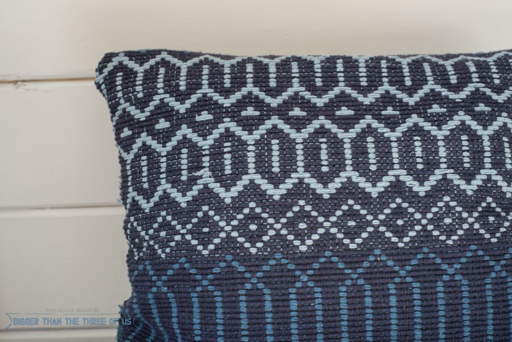 DIY-Woven-Pillow-in-Five-Minutes-1