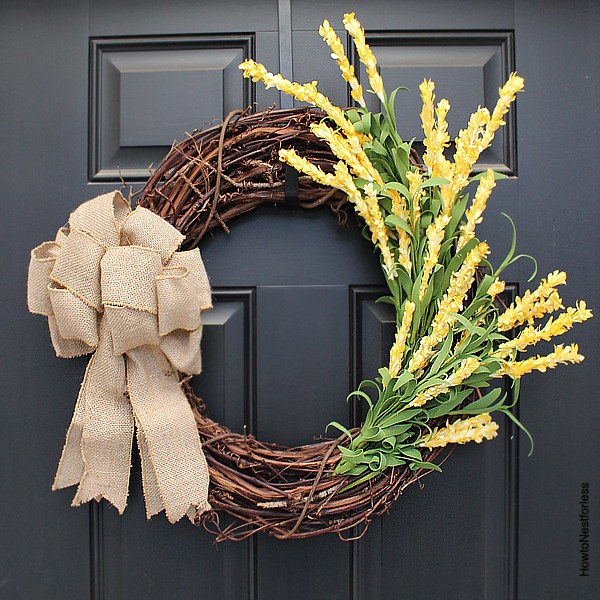 This Gorgeous Wreath Took Only 10 Minutes To Create! - Wise DIY | Wise DIY